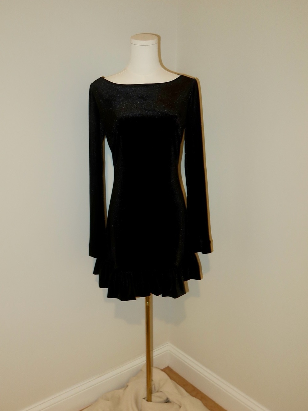 Ciao Lucia Black Long-Sleeve Ruffle-Hem Velvet Dress